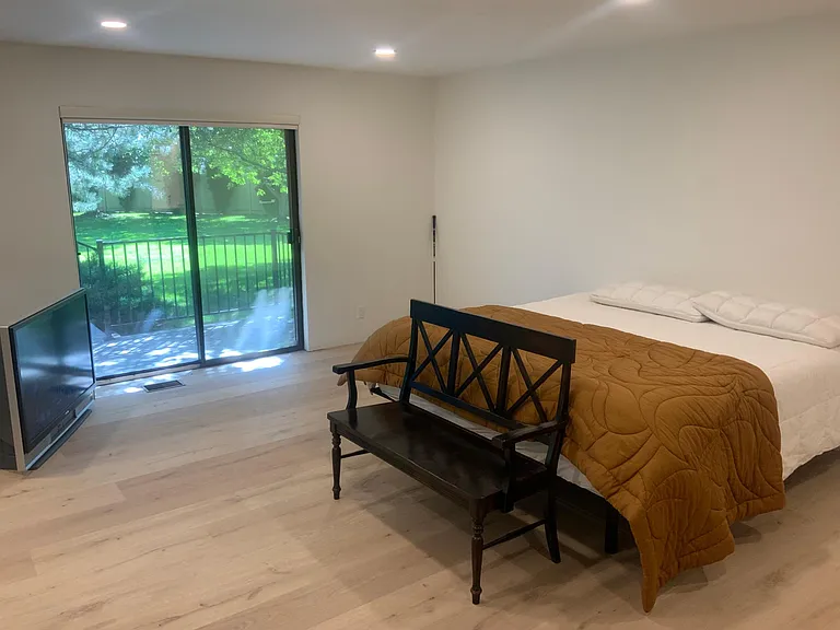 2103 E Rockwood Blvd — Photo 12