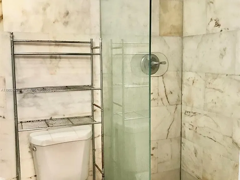 1502 Jefferson Ave #104 — Photo 8