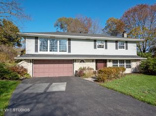 5 Stone Haven Dr, Hawthorn Woods, IL 60047