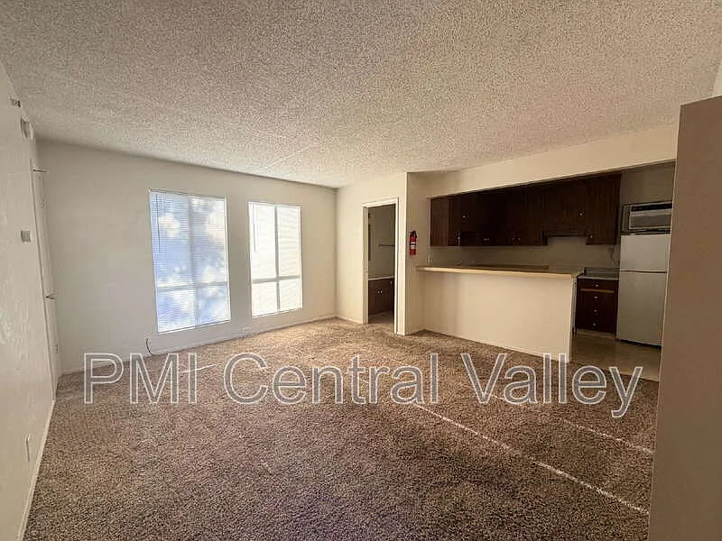 Studio, 1.0 bath, 300 sqft, $975 — Photo 2