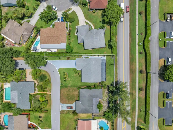 654 West Dr, Delray Beach, FL 33445