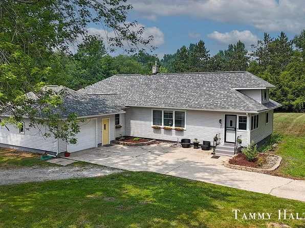 4037 S Brooks Rd, Muskegon, MI 49444