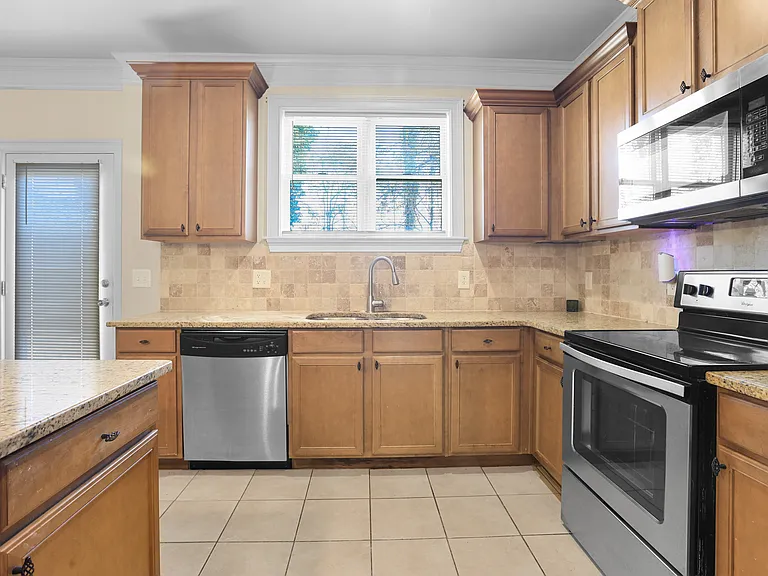 174 Woodhaven Way — Photo 6
