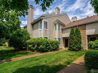 10 Chatham Sq, Parlin, NJ 08859