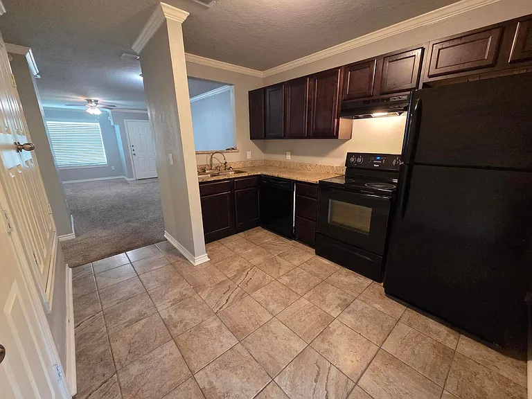 The Woods Luxury Apartments — Photo 13