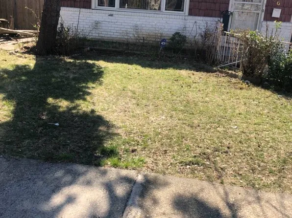 46 Dorlon St, Hempstead, NY 11550