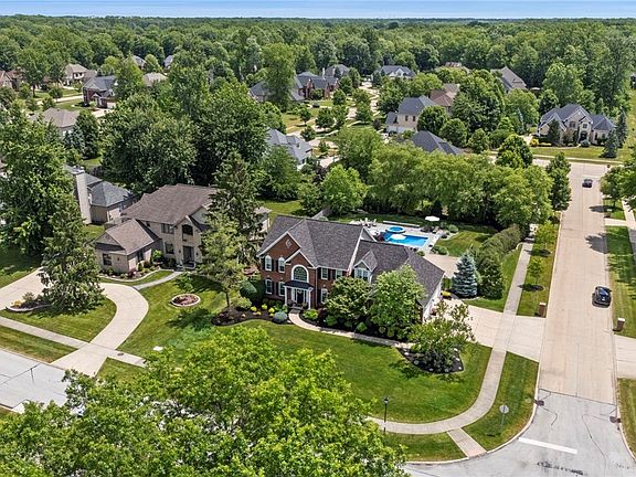 4th image of 2979 Forest Lake Dr