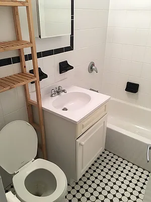 Rented by Smart NY Realty LLC | media 9