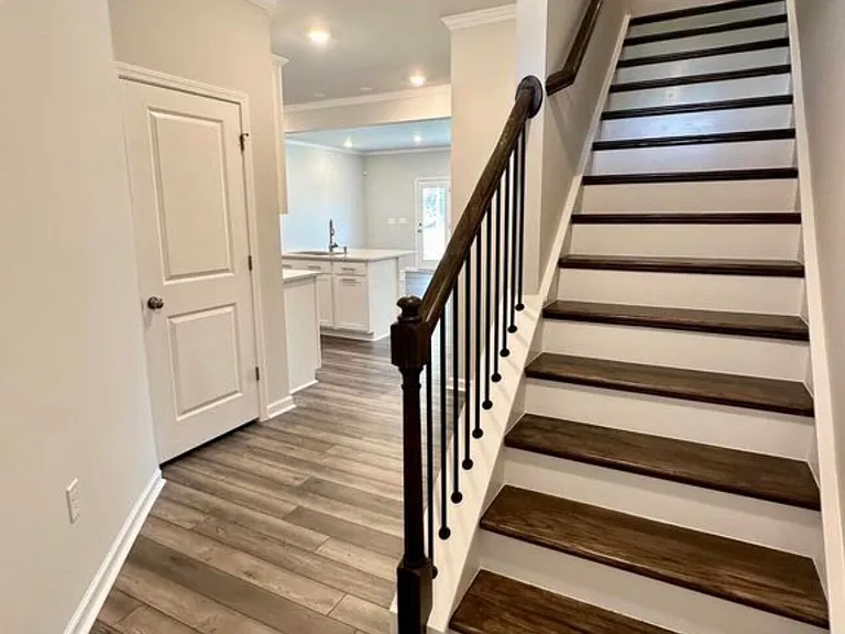 108 Jade Creek Dr — Photo 3