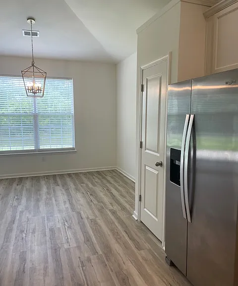 808 Wylie Ct — Photo 3