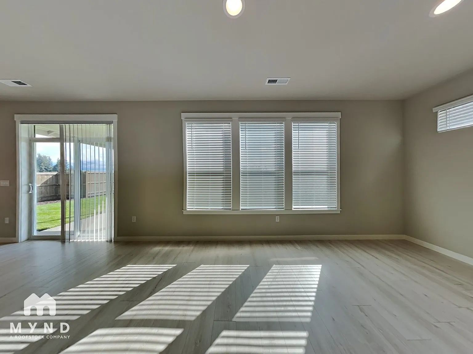 4 bed, 2.5 bath, 2628 sqft, $3,125 — Photo 2