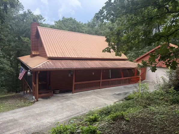 367 Sunrise Valley Rd, Blue Ridge, GA 30513
