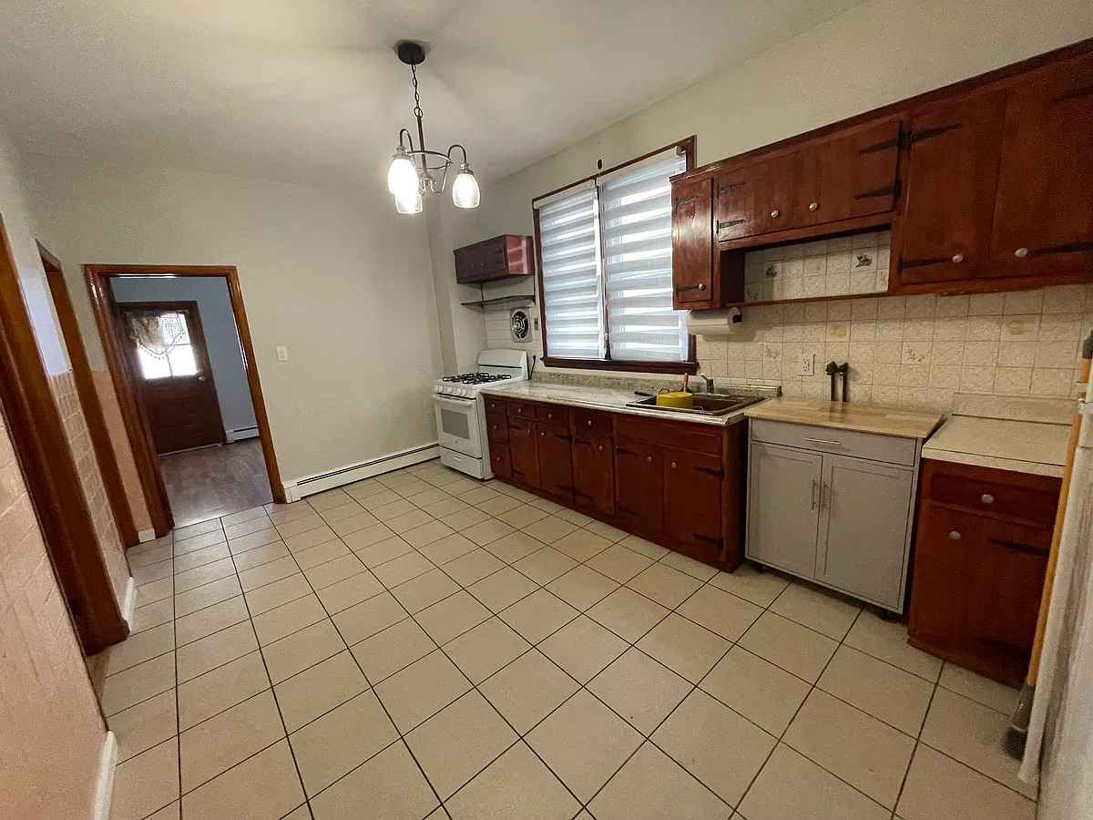 Building Photo - 393 Lanza Ave #1B