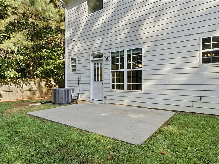 218 Ranier Ct — Photo 16