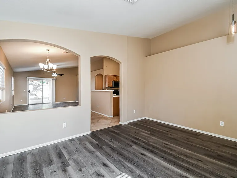 803 S Chatsworth St — Photo 3