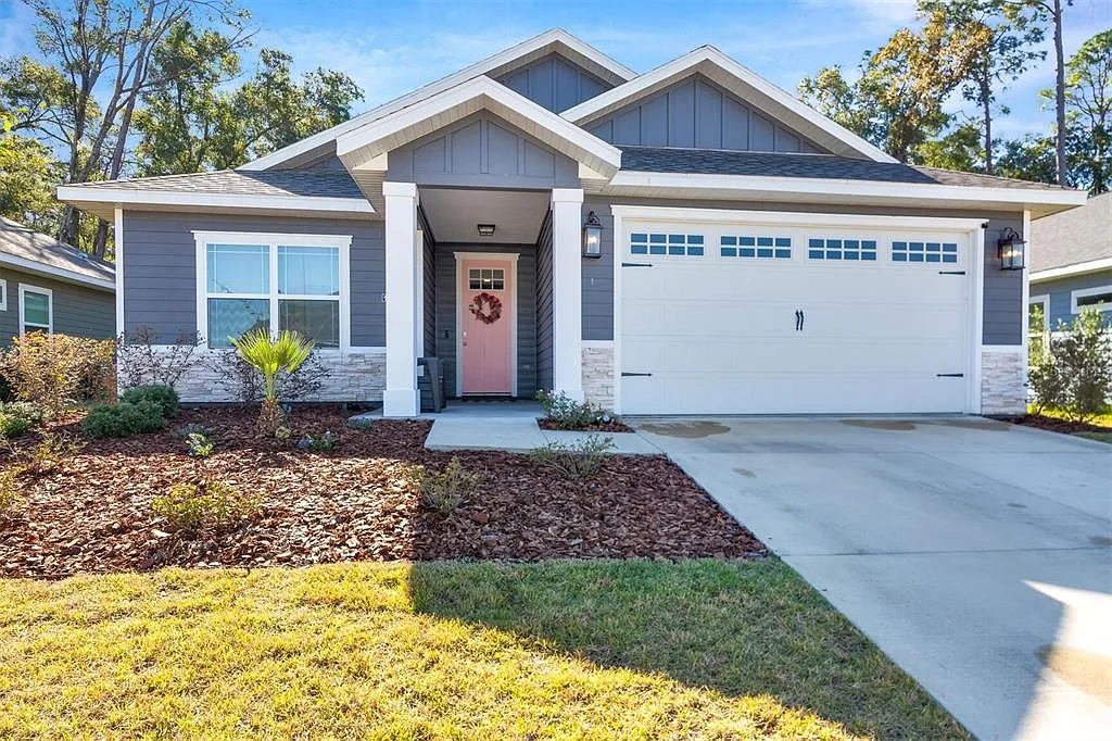 4 bed, 3.0 bath, 2029 sqft, $3,100 — Photo 1