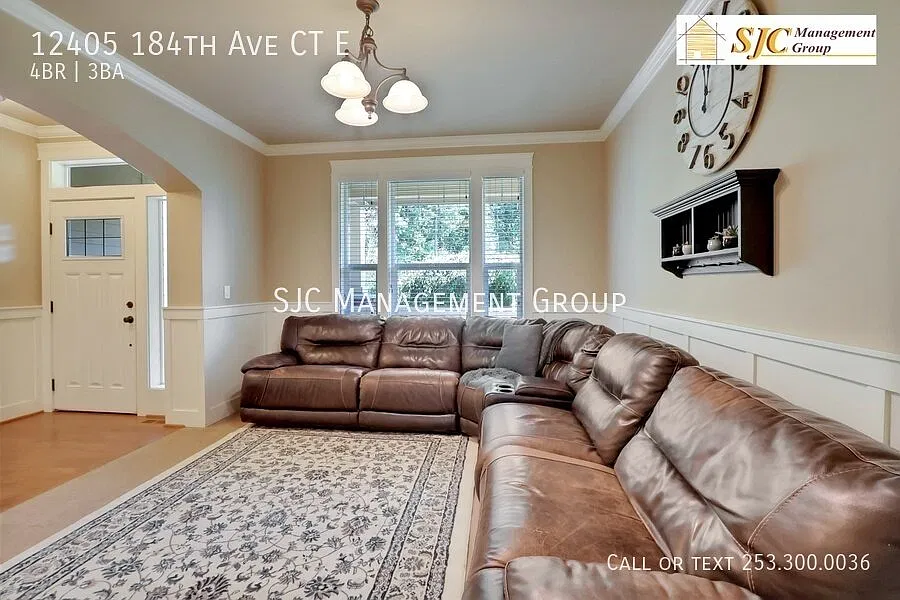 $500 off first month's rent - Four Bedroom three bath home for rent in Falling Water Bonney Lake — Photo 4