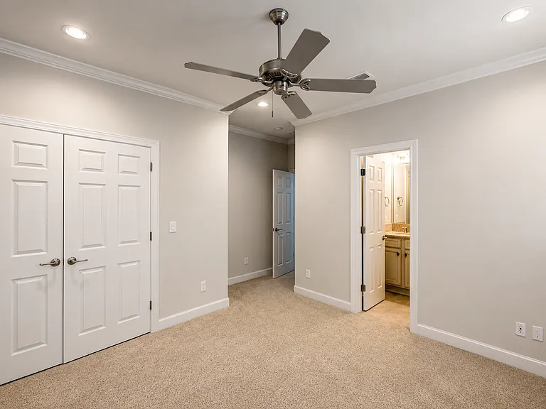 241 Inverrary Dr — Photo 5