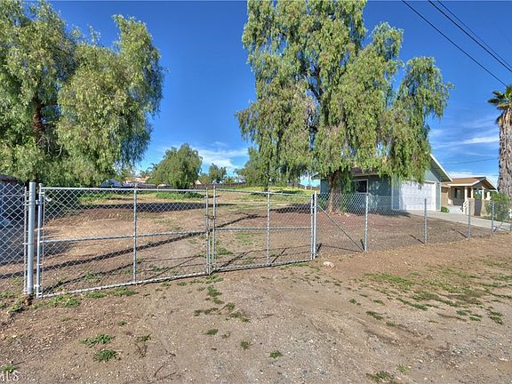 4th image of 19124 Glenwood Ave