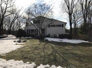 111 Roosevelt Rd, Hyde Park, NY 12538