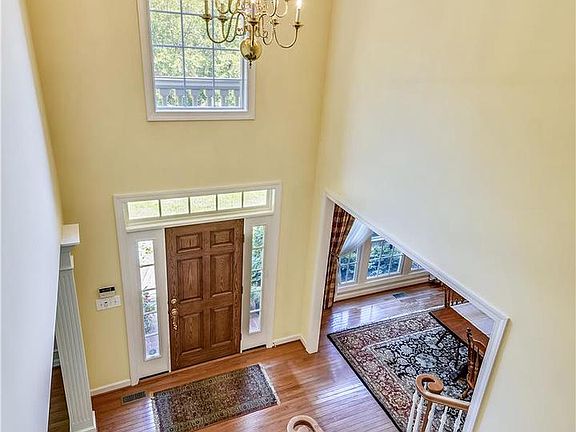 5th image of 1914 Aquinas Dr