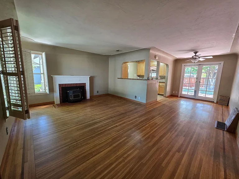 221 Oakshire Ave — Photo 6