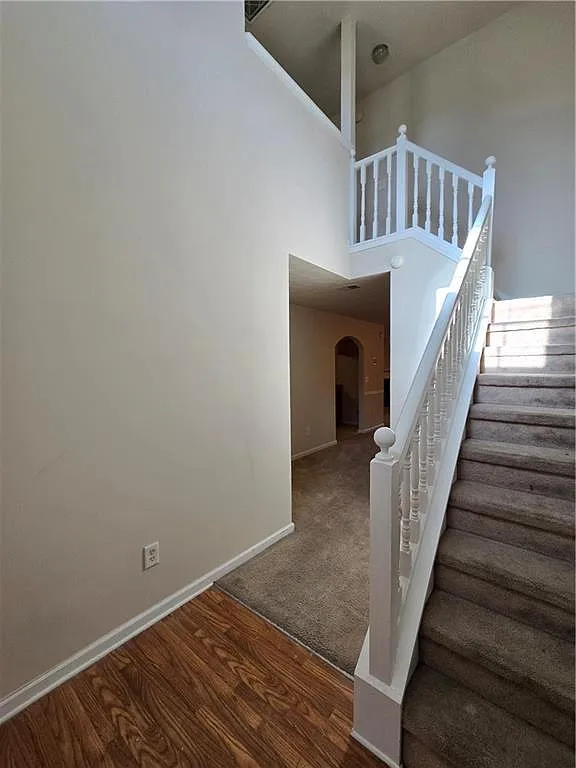 3 bed, 2.5 bath, 1936 sqft, $2,050 — Photo 3