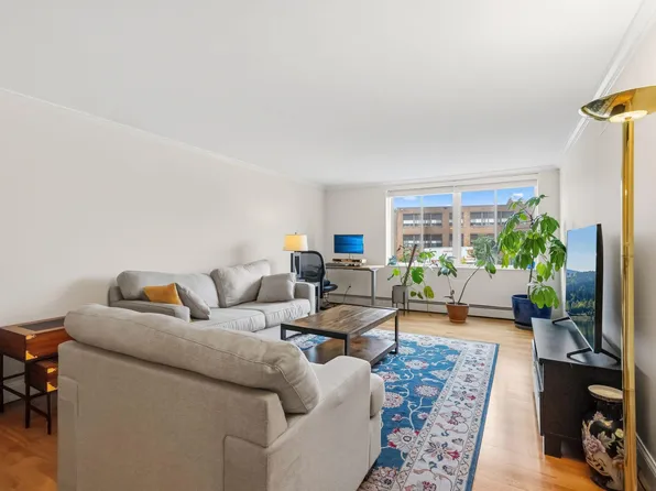 2800 W 44th St Unit 201, Minneapolis, MN 55410