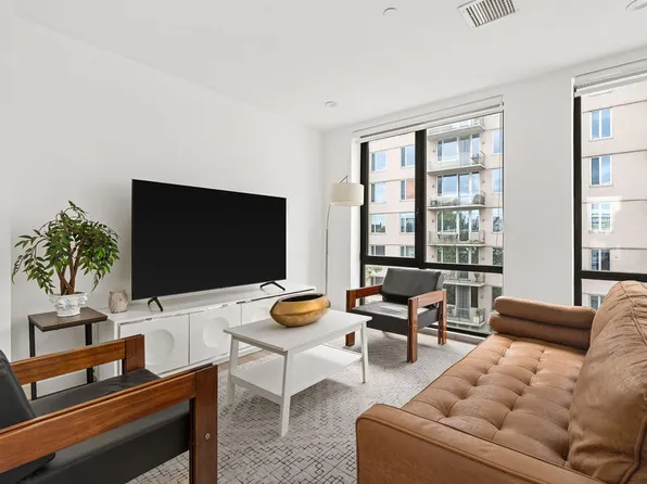 5-18 51st Avenue image 4 of 23