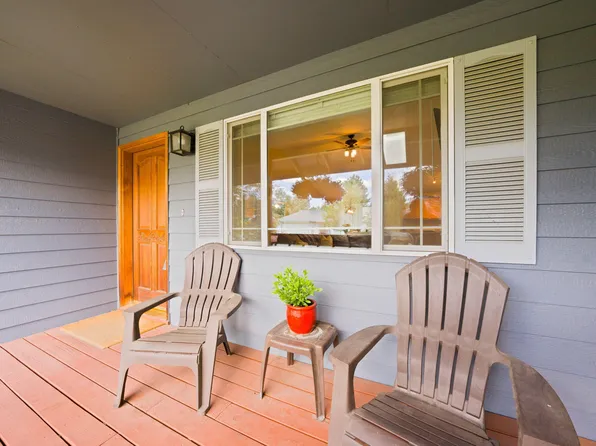 696 NE Providence Dr, Bend, OR 97701