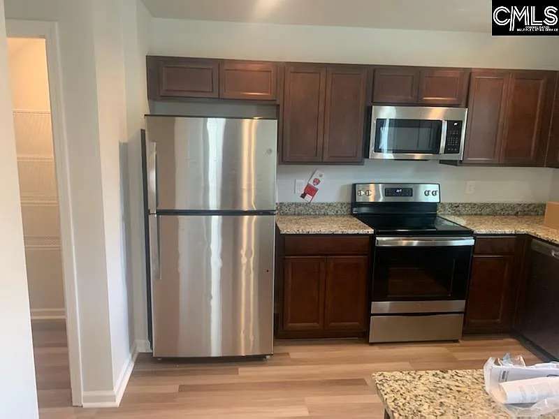 3 bed, 1786 sqft, $2,025 — Photo 2