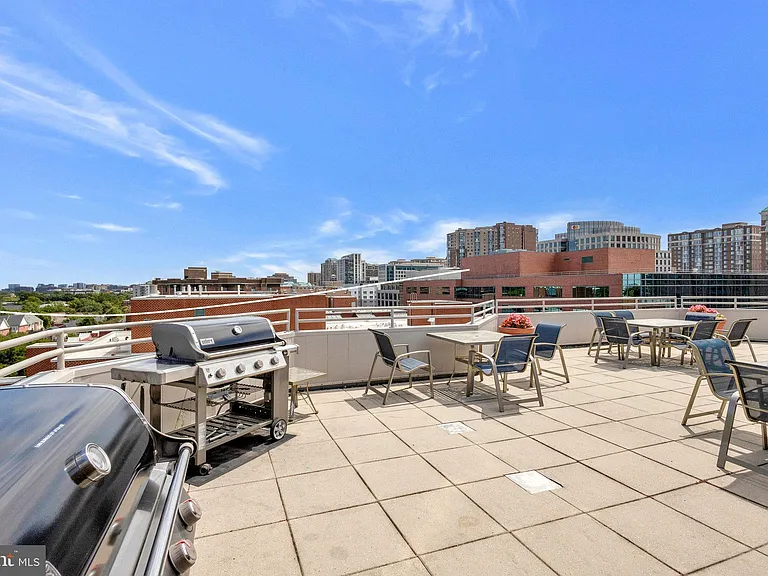 1001 N Vermont St #413 — Photo 12