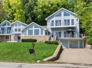 460 Lakeshore Dr W, Lenexa, KS 66217