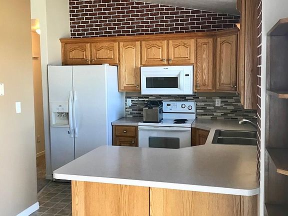 3rd image of 417 N Creighton Way