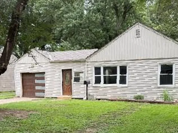 5441 Cedar St, Roeland Park, KS 66205