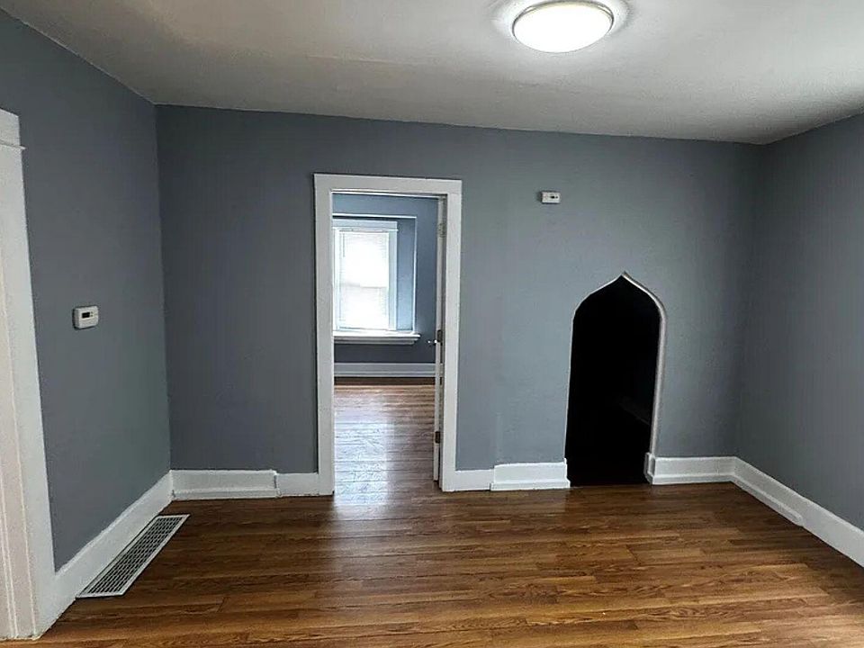 2nd image of 319 E Streicher St
