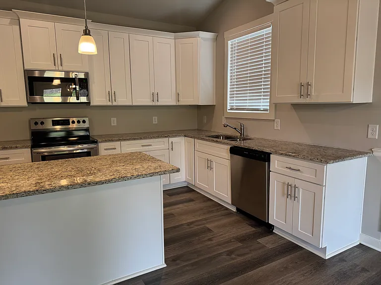 308 N Point Cir — Photo 35