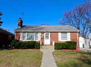 690 S Spring Rd, Elmhurst, IL 60126