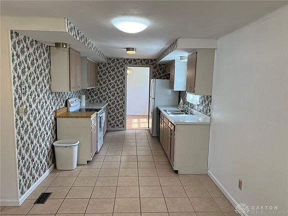 5th image of 7073 Cliffstone Dr