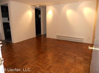 28 Llanfair Rd APT B2, Ardmore, PA 19003