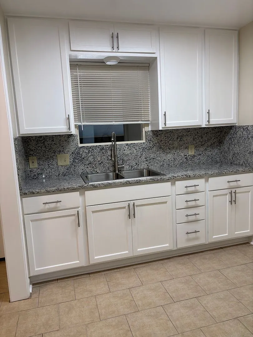 8144 Jefferson Park — Photo 3
