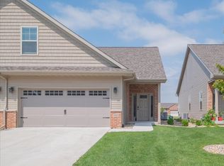 1909 Glenbridge Rd, Bloomington, IL 61704