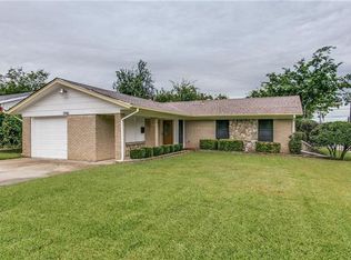 5561 Mac Arthur Dr, Fort Worth, TX 76112