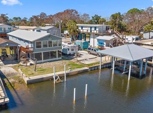 51 SE 236th St, Suwannee, FL 32692