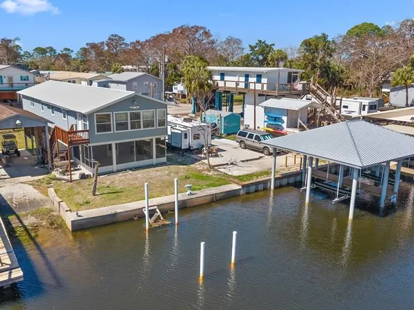 51 SE 236th St, Suwannee, FL 32692