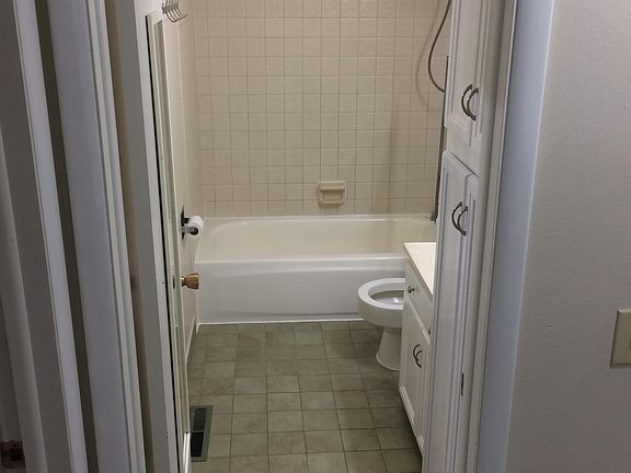 5th image of 2105 Golden Blvd
