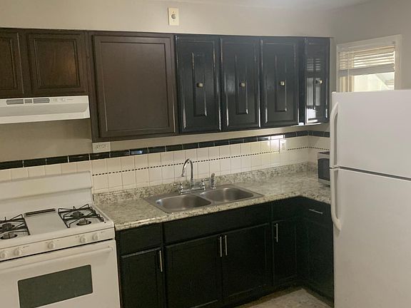 2nd image of 1305 Odessa Dr