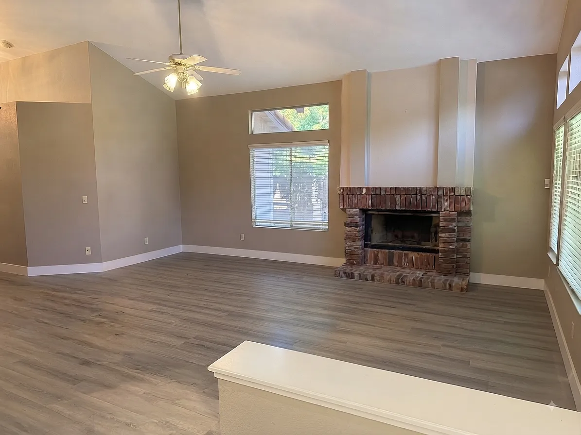 3 bed, 1608 sqft, $2,900 — Photo 2