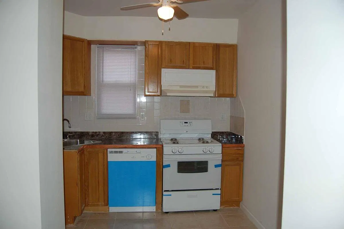 2 bed, 702 sqft, $1,300 — Photo 4