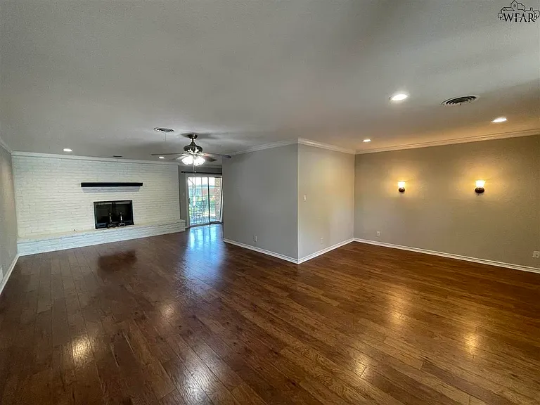 3504 Cranbrook Ln — Photo 4